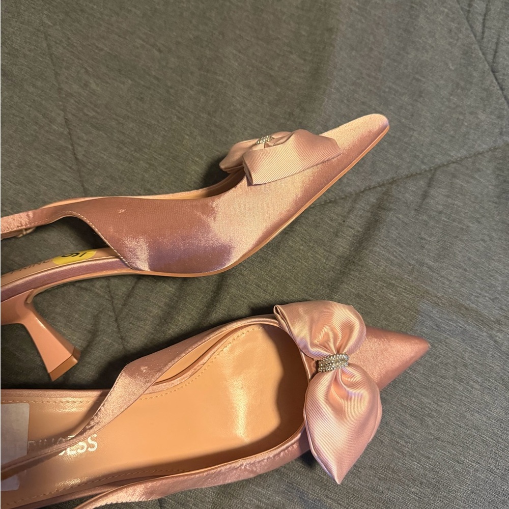 & Other Stories Satin Pointed-Toe Flats with Bow and Rhinestone - Picture 2 of 2